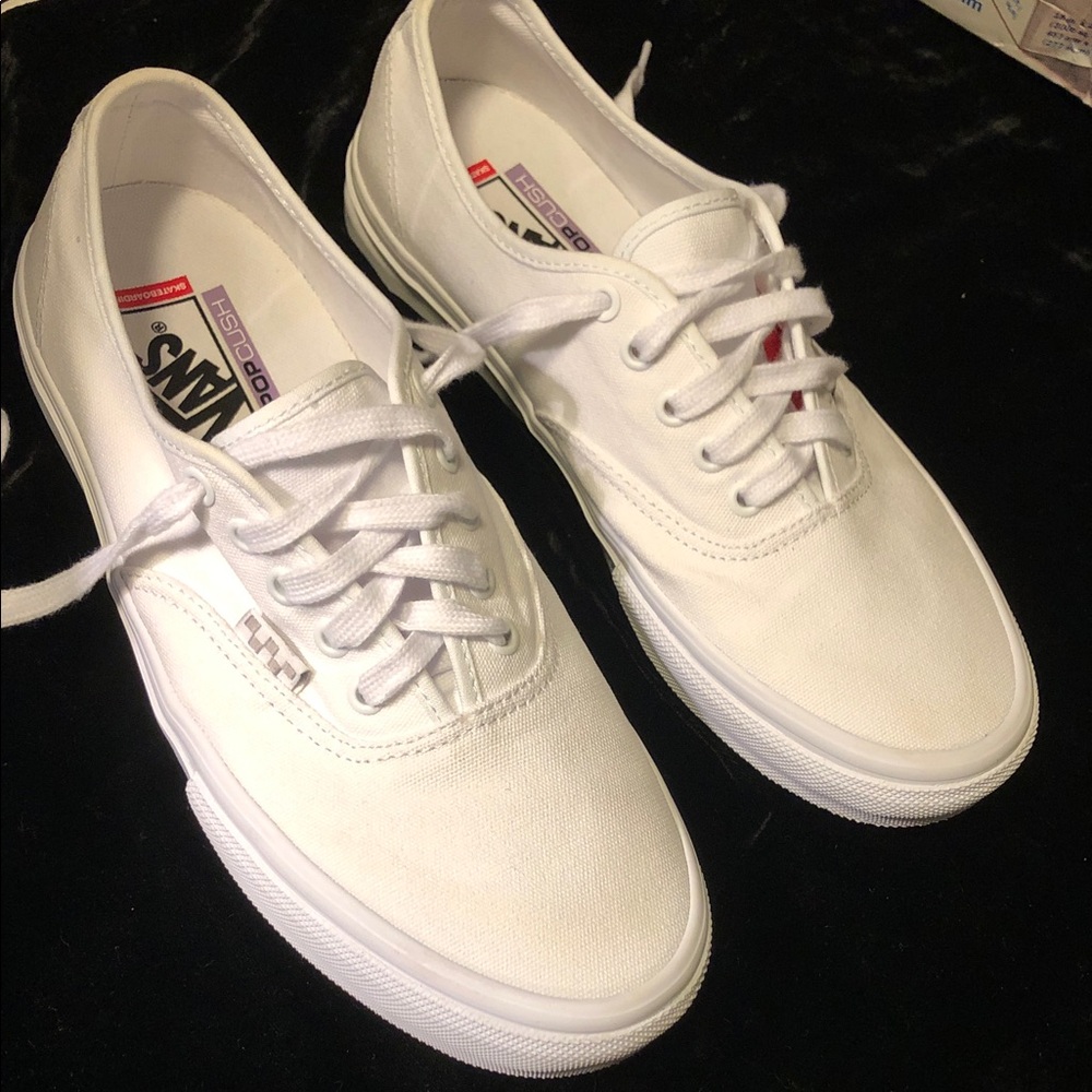 Vans Authentic Skate Sneakers MENS 9.5. Like new